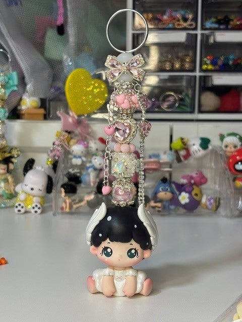 Picture Holder ****INCLUDES FIGURE PRE CLAIMED (ON LIVE)****